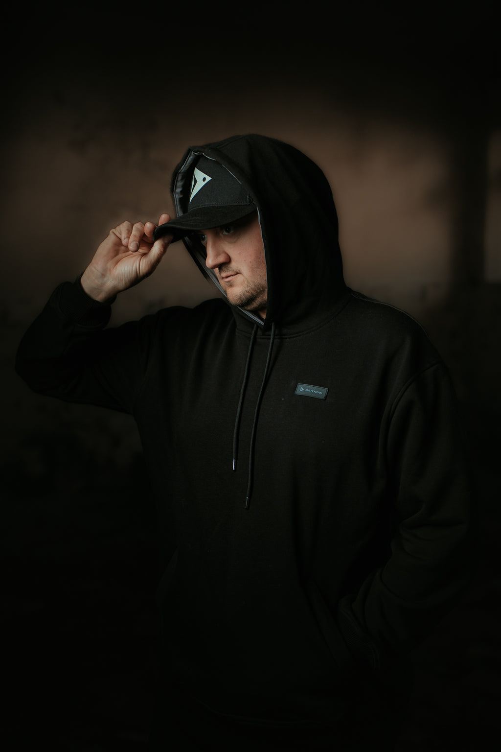 BAITNOW KAPPE MIT SCHIRM – LEUCHTENDES LOGO